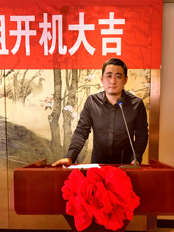 任海龙《光辉岁月》成港味经典1.gif