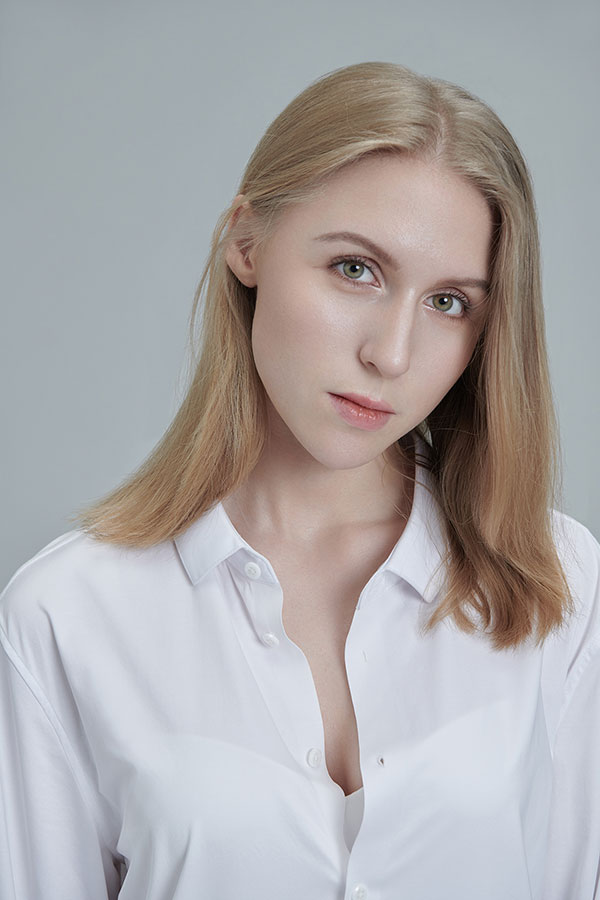 赫拉安娜化身功夫少女谈传承中国文化落泪