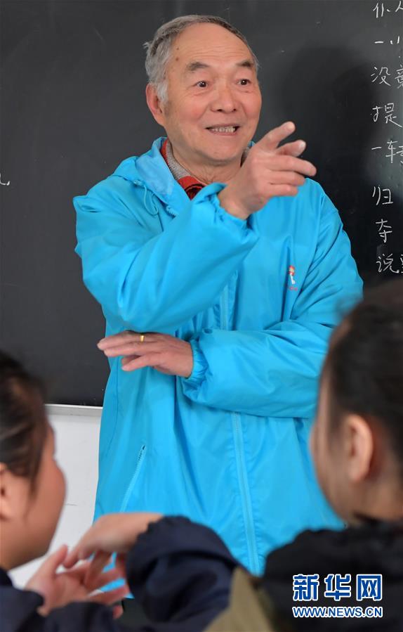 C9816E3C6A89D3733A2F1C39644E677CD584679F_w574_h899.jpg