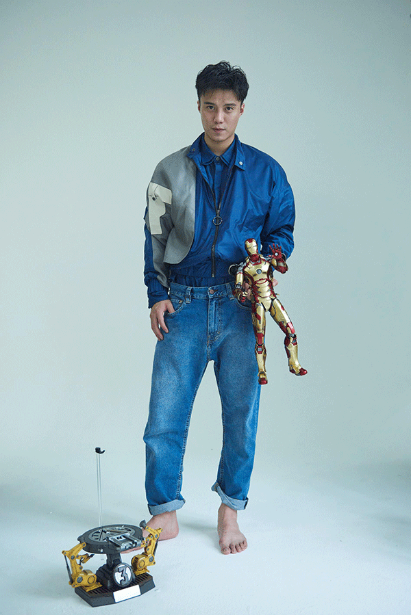 白发高爽彰显总裁式恋爱重点剧目觉醒年代敬请期待